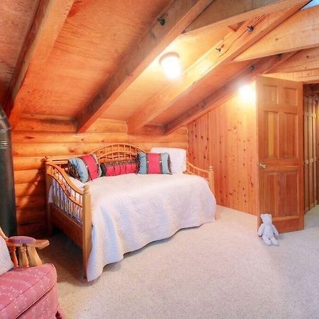 Log Cabin On The Stream Sundance ภายนอก รูปภาพ