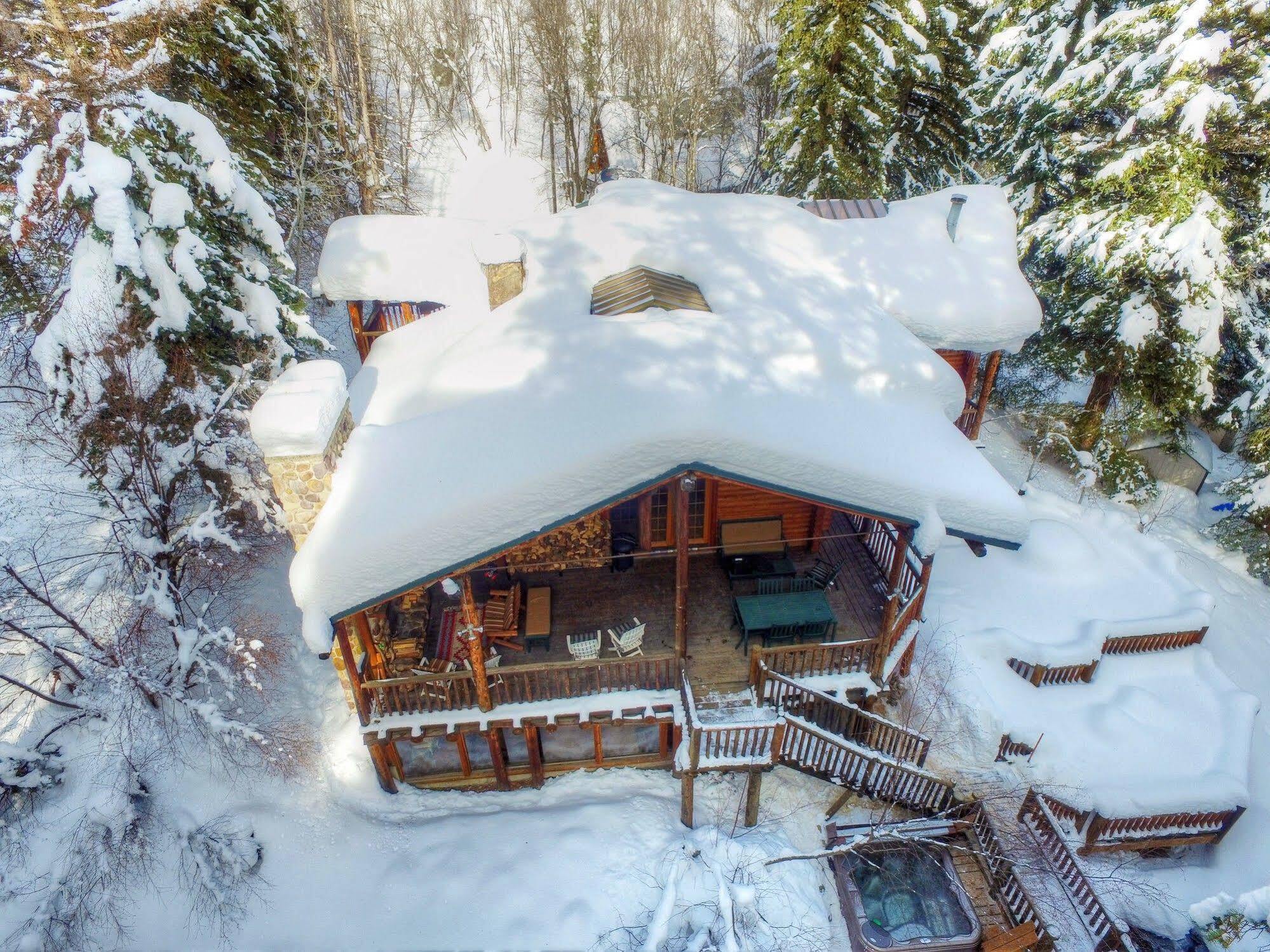 Log Cabin On The Stream Sundance ภายนอก รูปภาพ