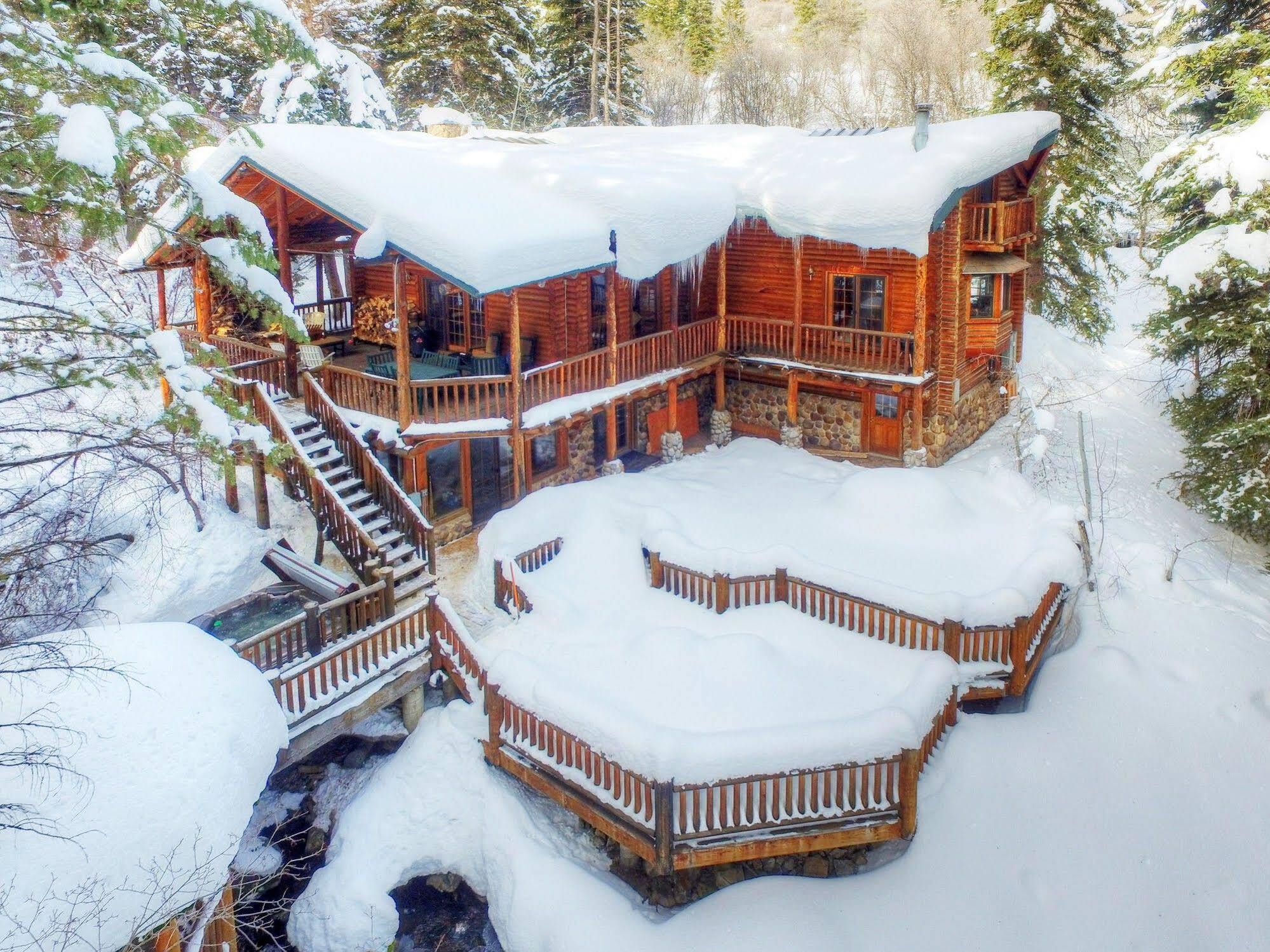 Log Cabin On The Stream Sundance ภายนอก รูปภาพ