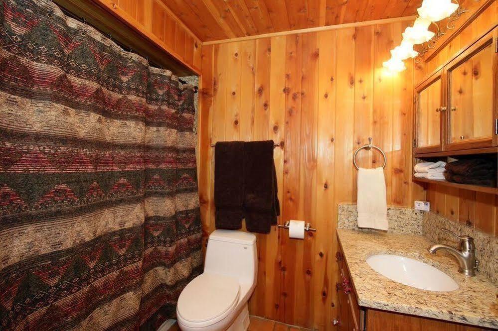 Log Cabin On The Stream Sundance ภายนอก รูปภาพ